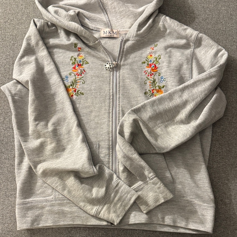 5/$15- Zip up hoodie size medium